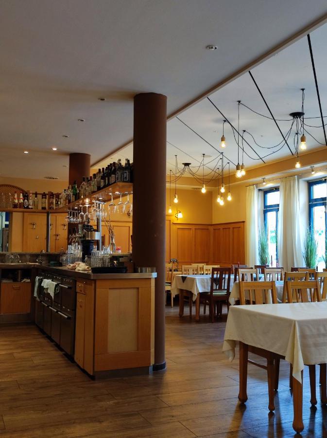 Stadthotel Дегендорф Екстериор снимка